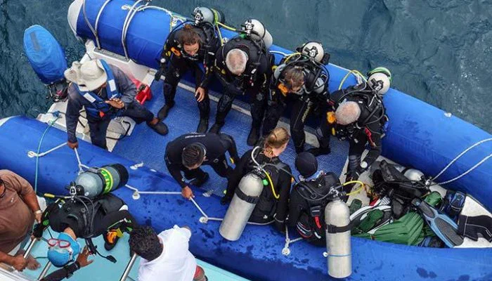 Tauchplattform yacht aqua