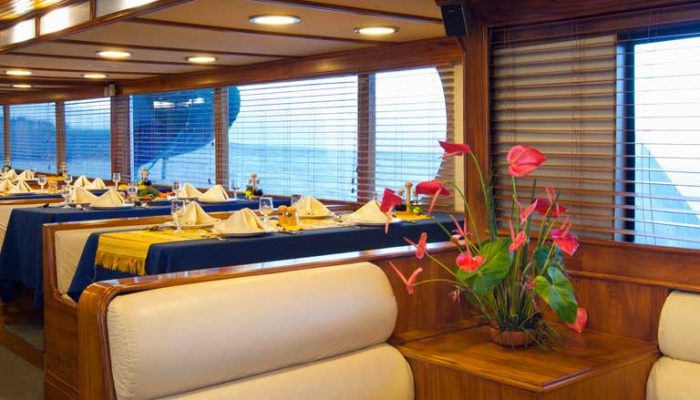 lounge yacht aggressor galapagos