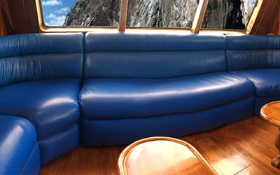 Lounge der Galapagos Yacht Fragata