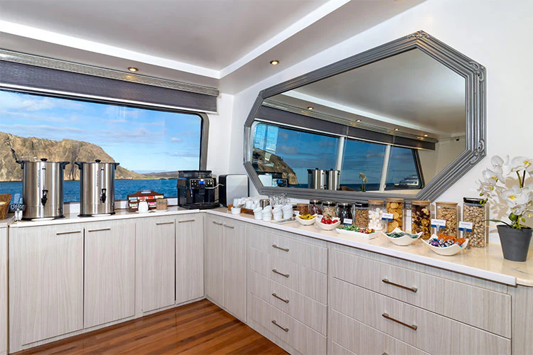 Kaffe- und Teestation der Galapagos Horizon