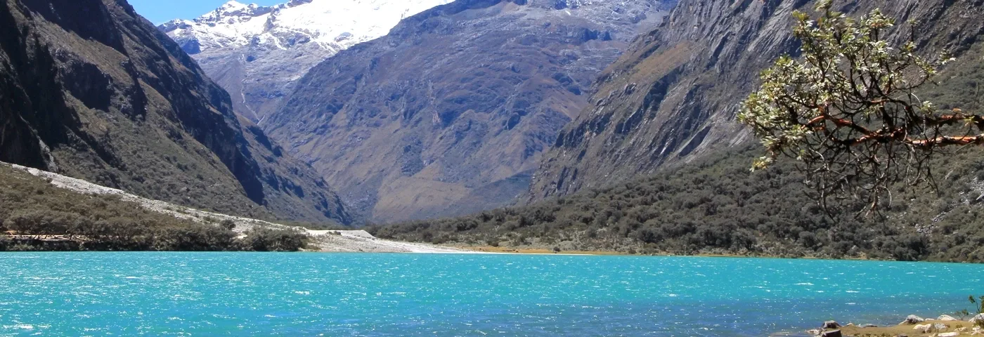 laguna 69 huaraz peru banner