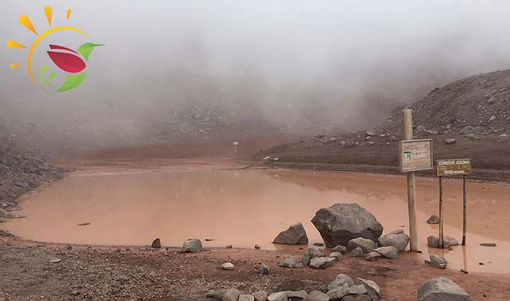 Lagune Condor Cocha auf dem Vulkan Chimborazo in Ecuador