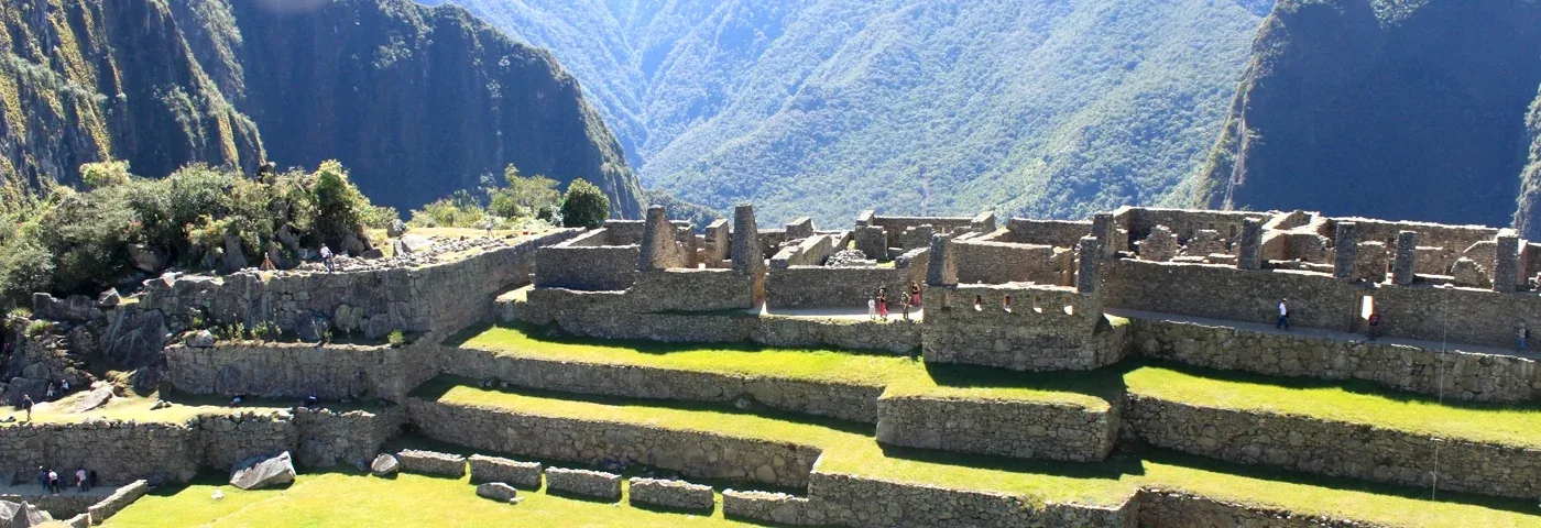 machu picchu mauern peru banner