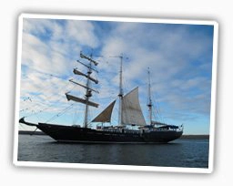 mary-ann-galapagos" width