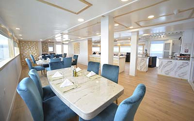 Speisesaal der Luxus Yacht Sea Star Galapagos