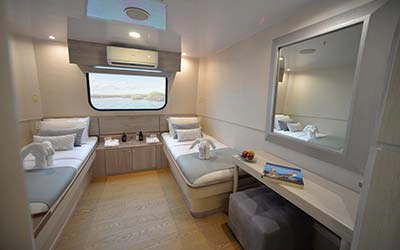 Zweibettkabine des Seaman Journey Galapagos Katamarans