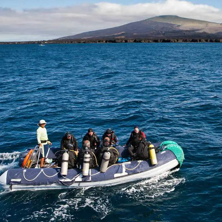 yacht aggressor galapagos zodiac boot