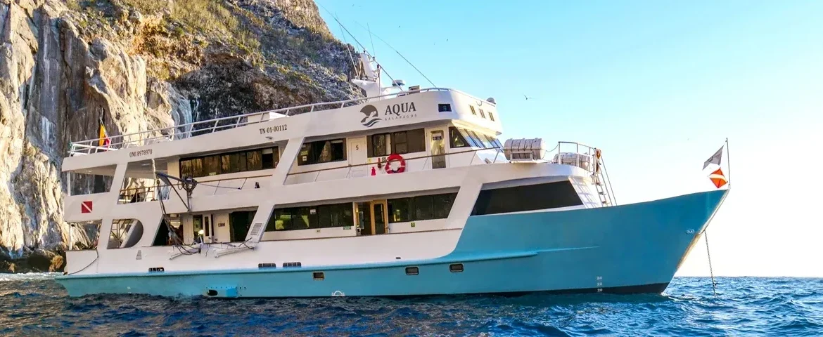 yacht aqua außenansicht 2 banner